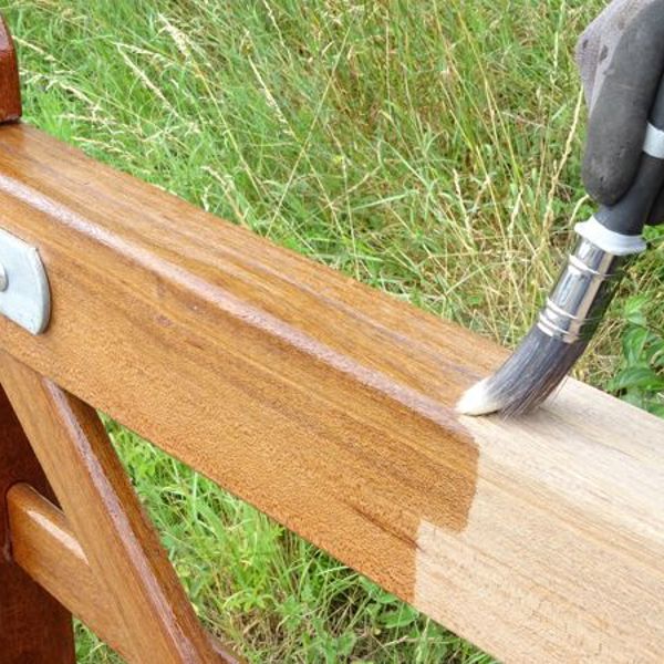 Imprægnering af hegn til at vedligeholde det