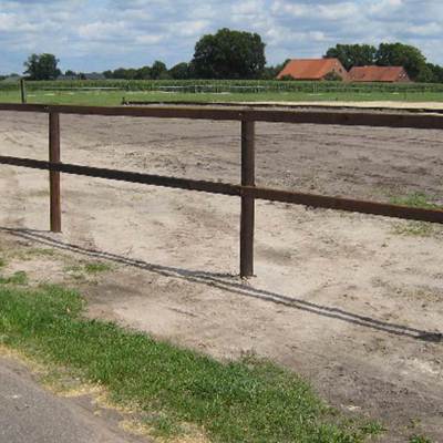 Ridebane på grus lavet i det flotte Ohio hegn.