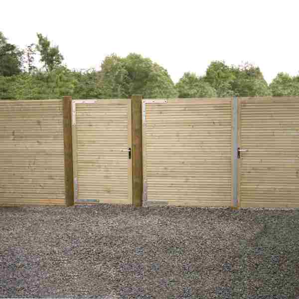 En dobbelt port og låge i det flotte Lund design