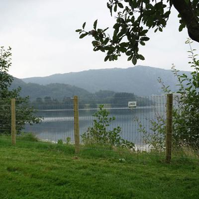 Et hegn lavet af Multinet til at beskytte et naturområde