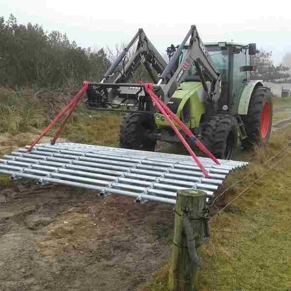 Mobil færist under montage